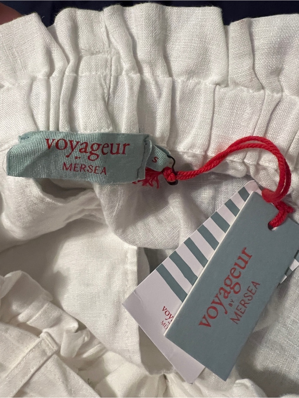 High-Waisted White Paperbag Linen Shorts with Tie Waist - Picture 3 of 4